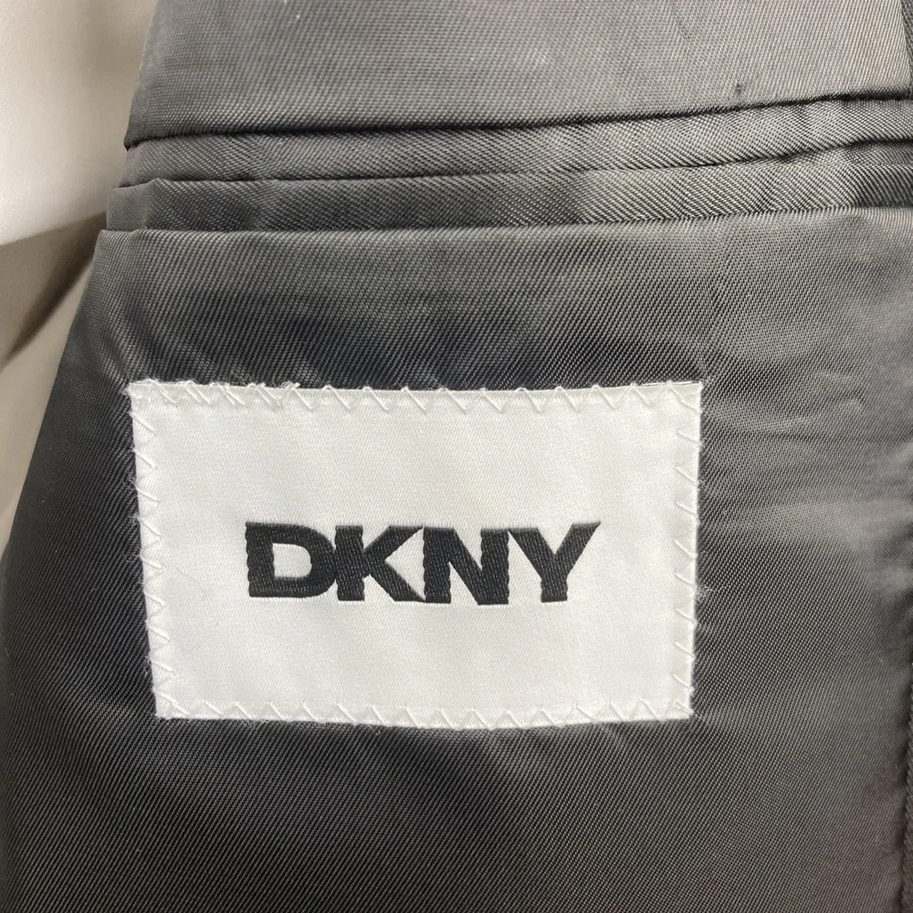 DKNY Mens Modern fit 2-pc Suit 40L 33W 32L Black Solid Stretch
